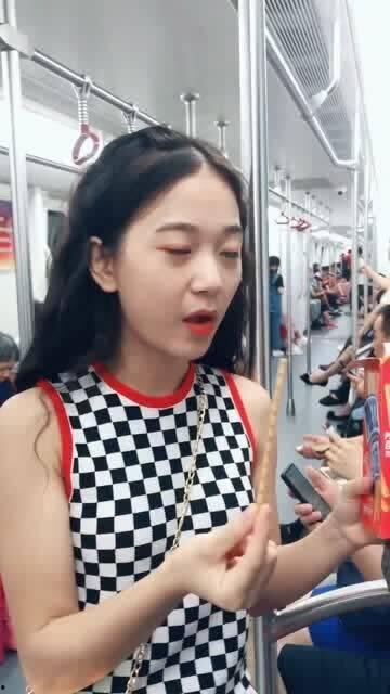 娱乐吃瓜酱地铁,娱乐吃瓜酱的趣味日常 第2张 娱乐吃瓜酱地铁,娱乐吃瓜酱的趣味日常 第2张