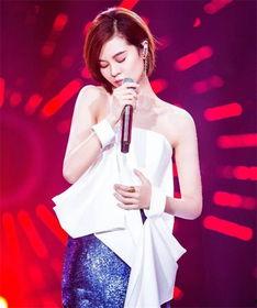 娱乐吃瓜姐郁可唯,娱乐吃瓜界的“瓜王”  第2张