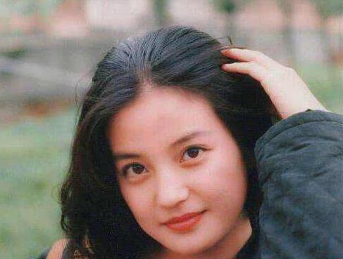 吃瓜娱乐圈赵薇,娱乐圈的瓜田女王，揭秘她的辉煌与争议  第3张