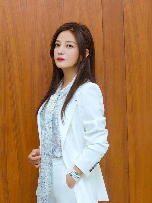 娱乐718吃瓜网王佳怡,娱乐718吃瓜网独家揭秘,明星背后的故事 第3张 娱乐718吃瓜网王佳怡,娱乐718吃瓜网独家揭秘,明星背后的故事 第3张